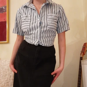 Rutig skjorta - Fin somrig kortärmad jätteskön skjorta med härliga färger! Kan mötas upp I Stockholm eller frakta❤