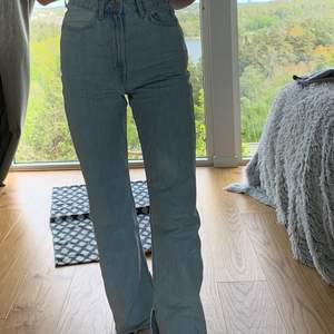 Rowe jeans från weekday, men har blivit för stor för mig! 