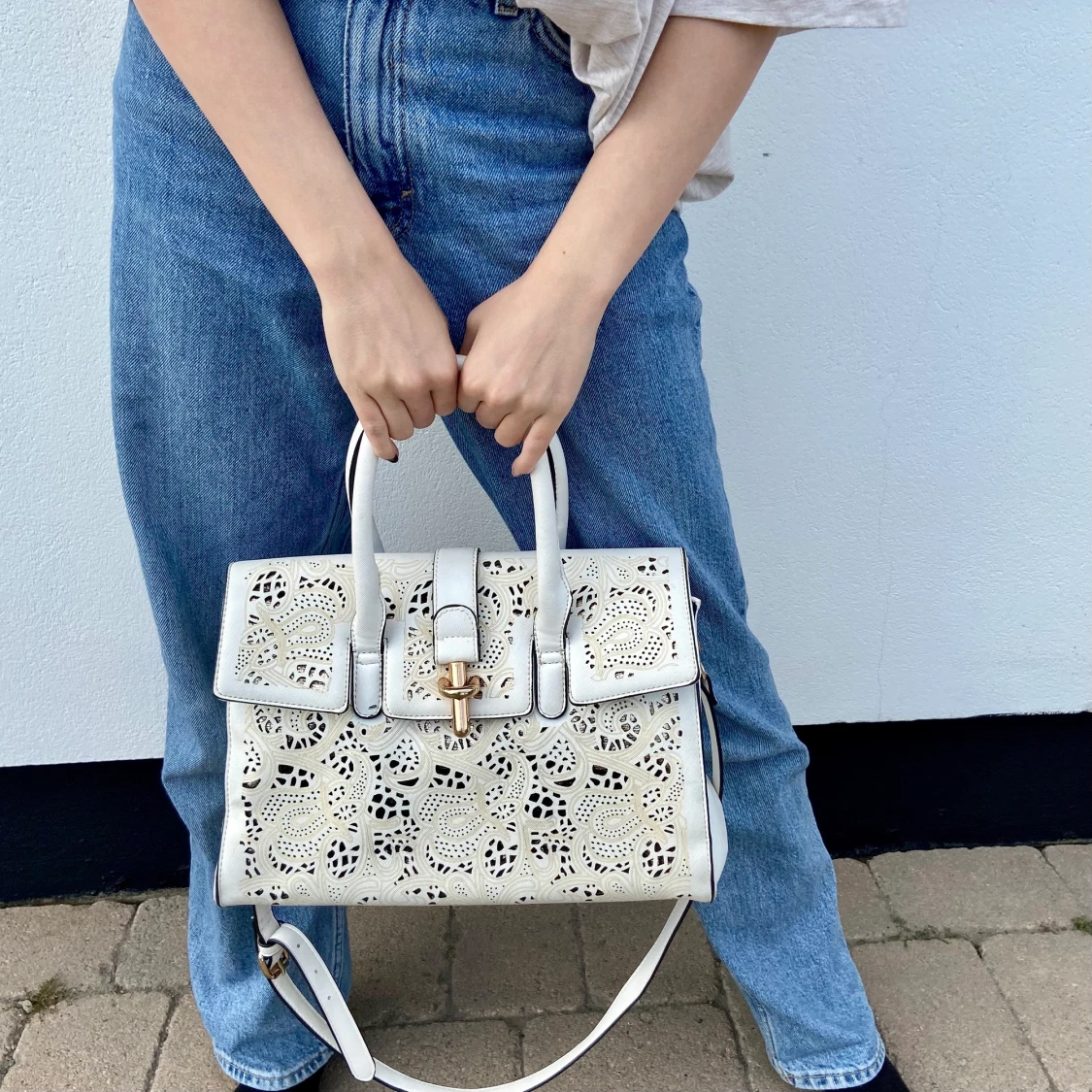 Vit axelremsväska - 90