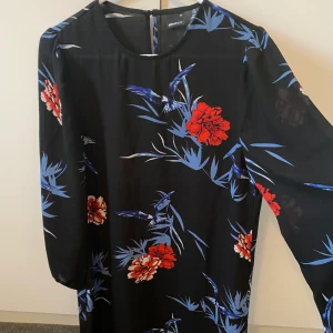 Klänning  - Klänning storlek XS, från Gina Tricot. Oanvänd 