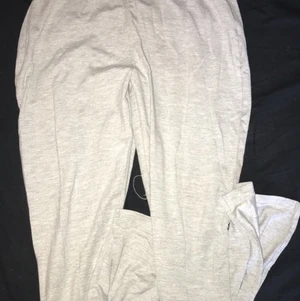 Leggings med ”push up” vid rumpan  - Oanvänt sitter jättefint på format rumpan på ett fint sätt. Köpare står för ev. Frakt 