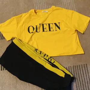 Queen crop topp och Queen byxor.Färg:Gult.