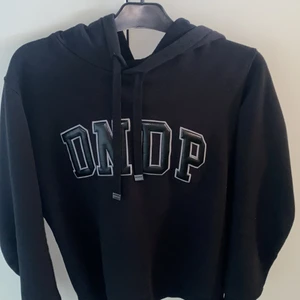 Dondup hoodie - Säljer min Dondup Hoodie i Mycket bra skick.  Nypris 3295kr. 