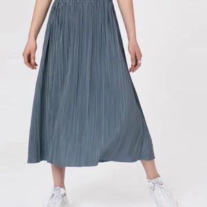 Kjol - Jättefin kjol från Samsoe. Använd endast två gånger så den är i bra skick. Köparen står för frakt. Den är storlek L men passar allt ifrån S-XL! Pris går att diskutera🦋