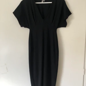 Klänning  - Lång klänning från asos, storlek xs. Använd en gång.