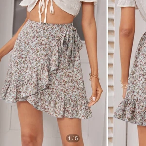 Blommig kjol - Så fin oanvändkjol! Säljer för 89kr för den är helt oanvänd❤️