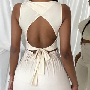 Topp  - Denna otroligt söta topp säljer jag, eftersom den tyvärr inte kommer till någon användning. Rekommenderar stort inför sommaren! 💘💘💘