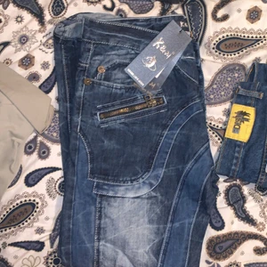 Kosmo lupo jeans - helt nya kosmo lupo jeans, för atora för mig så säljer de istället:) Storlek: 34