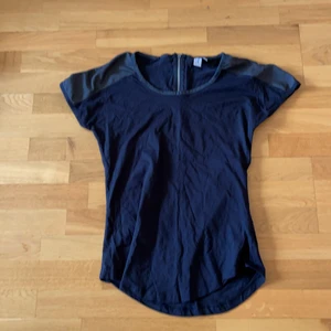 t-shirt - Den är aldrig använda 