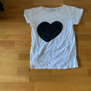 t-shirt - Den är aldrig använda 