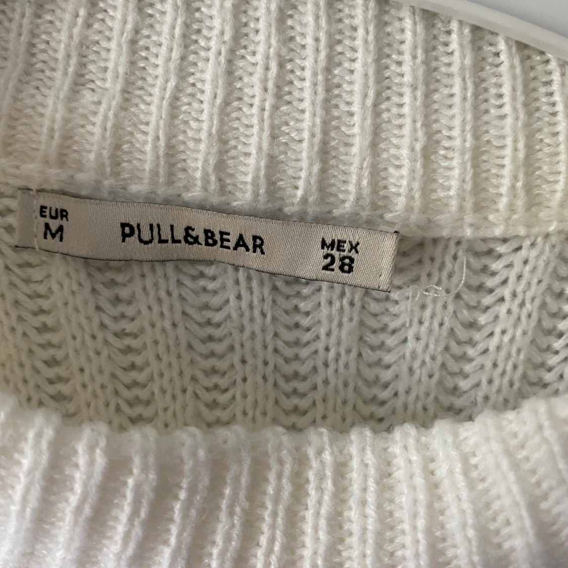 Vit stickad tröja från Pull&Bear - 90