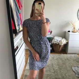 Klänning - Klänning i storlek S