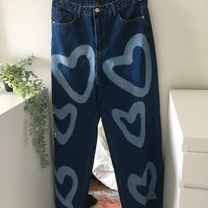 Jeans från SHEIN  - Bra kvalitet för att vara från SHEIN men för små.