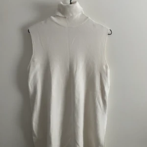 Vit polo- ärmlös - Använd fåtal gånger