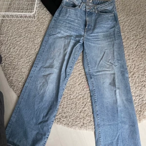 Lösa jeans  - Supersnygga lösa jeans! Storlek M