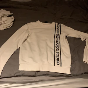 Adidas hoodie - Adidas hoodie storlek m pris 200 