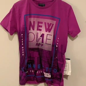 T-shirt - T-shirt m tryck. Helt nytt kollektionsprov 