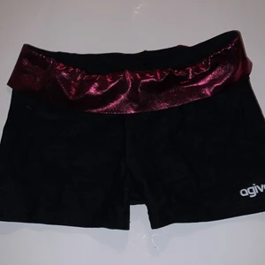 Gympa shorts  - Säljer dessa jättefina gympa shorts då dem inte kommer till användning. Dem är i bra skick🥰