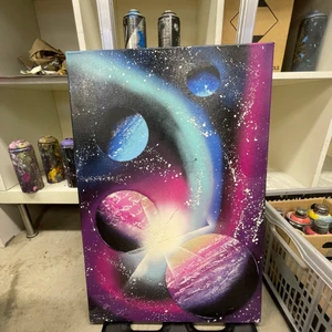 Pink and blue light galaxy tavla - Säljer denna tavla, mycket fin, storleken är 40x60 pris 450-550