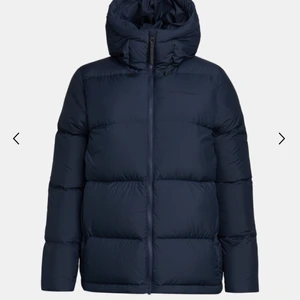 Jacka från peak - Säljer då jag köpt en ny vinterjacka 