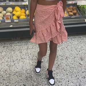 Kjol - Neon rosa kjol som jag inte får någon användning av💖