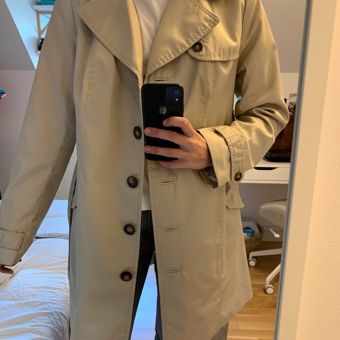 Beige trenchcoat från Hm  - 90