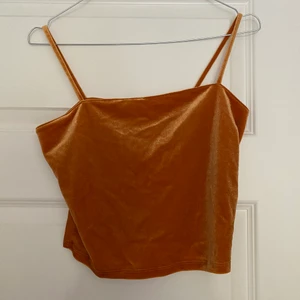 Höst linne - Ett jätte fint höst linne med en jätte fin färg! Kan mötas upp i Vallenruna men annar fraktar jag! ❤️ undrar ni något kan ni skriva här på plick eller DM! Instagram finns i min profil!❤️