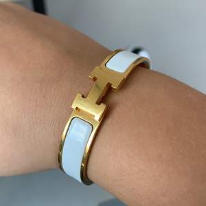 Super vackert Hermes armband köpt för 6 300 men säljes för ändast 5000 ❤️❤️ helt nytt 