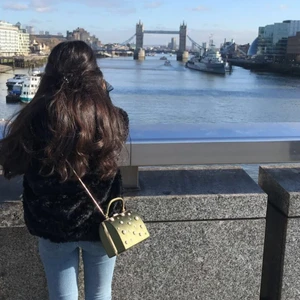 Grön väska  - Säljer denna gröna väska, utan defekter 🥰 