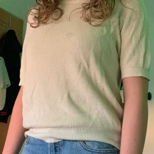 Lägre stikad tröja - Beige stikad tröja ribbad❤️ bra skick 