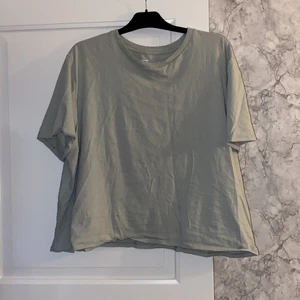 T-shirt  - Mint grön T-shirt 