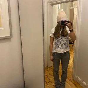 Ball T-shirt!! - Så ball T-shirt som köptes på zara för några år sedan! Står även find walley bak i nacken💞💞🙌