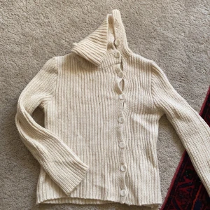 Stickad tröja strlk 42  - Stickad tröja från Divided H&m 