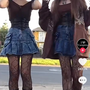 Jeans kjol - Säljer denna super söta jeans kjolen. Aldrig använd!