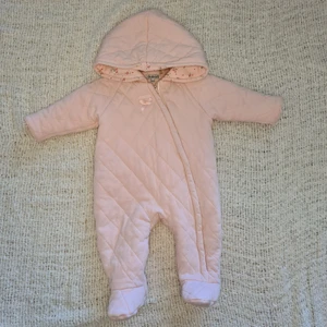 Baby girl outwear - Good condition . Few times wear . Baby girl outwear. Cozy. Suits for spring.
