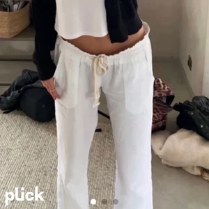 SÖKER!! - SÖKER dessa linnebyxor från zalando i modellen roxy. Hör av dig ifall du var och vill sälja för ett rimligt pris💕
