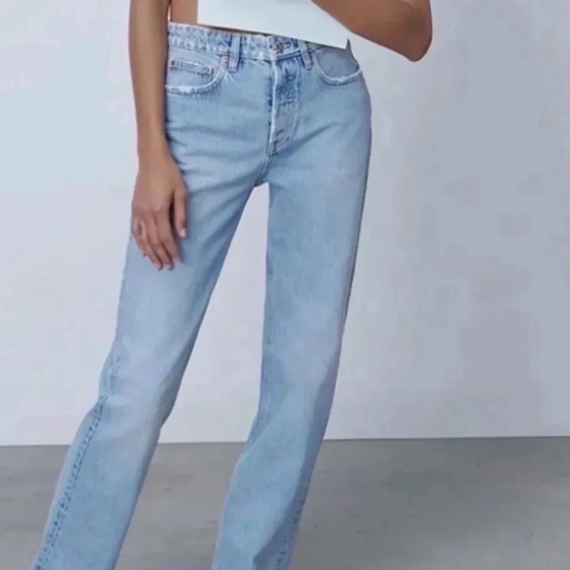 Zara mid Rise straight leg jeans - 90