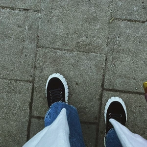 Eytys skor  - Tjena, säljer nu mina eytys i storlek 37. Perket till vardag, kalas eller andra trevligheter. Knappt andvända och Köppte för några månader sedan. Mycket nyskick!    Skickar gärna men köparen står för frakten som tillkommer! ❤️