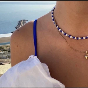 Pärlhalsband 69kr - Detta är en av våra handgjorda produkter som jag och fyra i mitt UF säljer, skriv vid intresse. Du står för frakten och vi med en bra hållbar produkt.