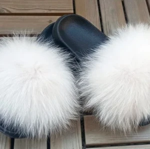 Pälstofflor - Äkta Pälstofflor från Garoff storlek 38/39. Köparen står för frakten som kostar 66kr och är spårbar.