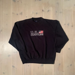 Vintage sweatshirt - Skick: 8/10 felfri ensligt mig!, storlek L men sitter mer som en boxy M!