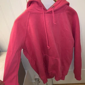 BikBok - Rosa, skön hoodie som inte används längre                                   Möts upp eller fraktar då du står för frakt!