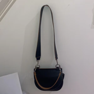 Väska - Väska från Åhléns. Fint skick