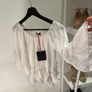 Volang  - Volanging söt tröja/topp