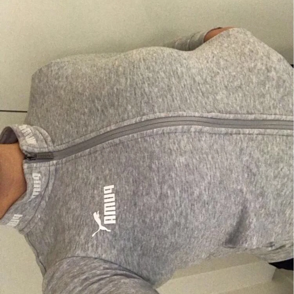 Grå Puma hoodie strl XS