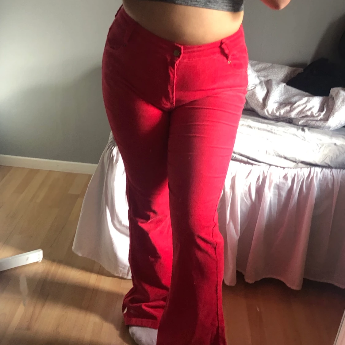 Röda sammet flare jeans  - 90