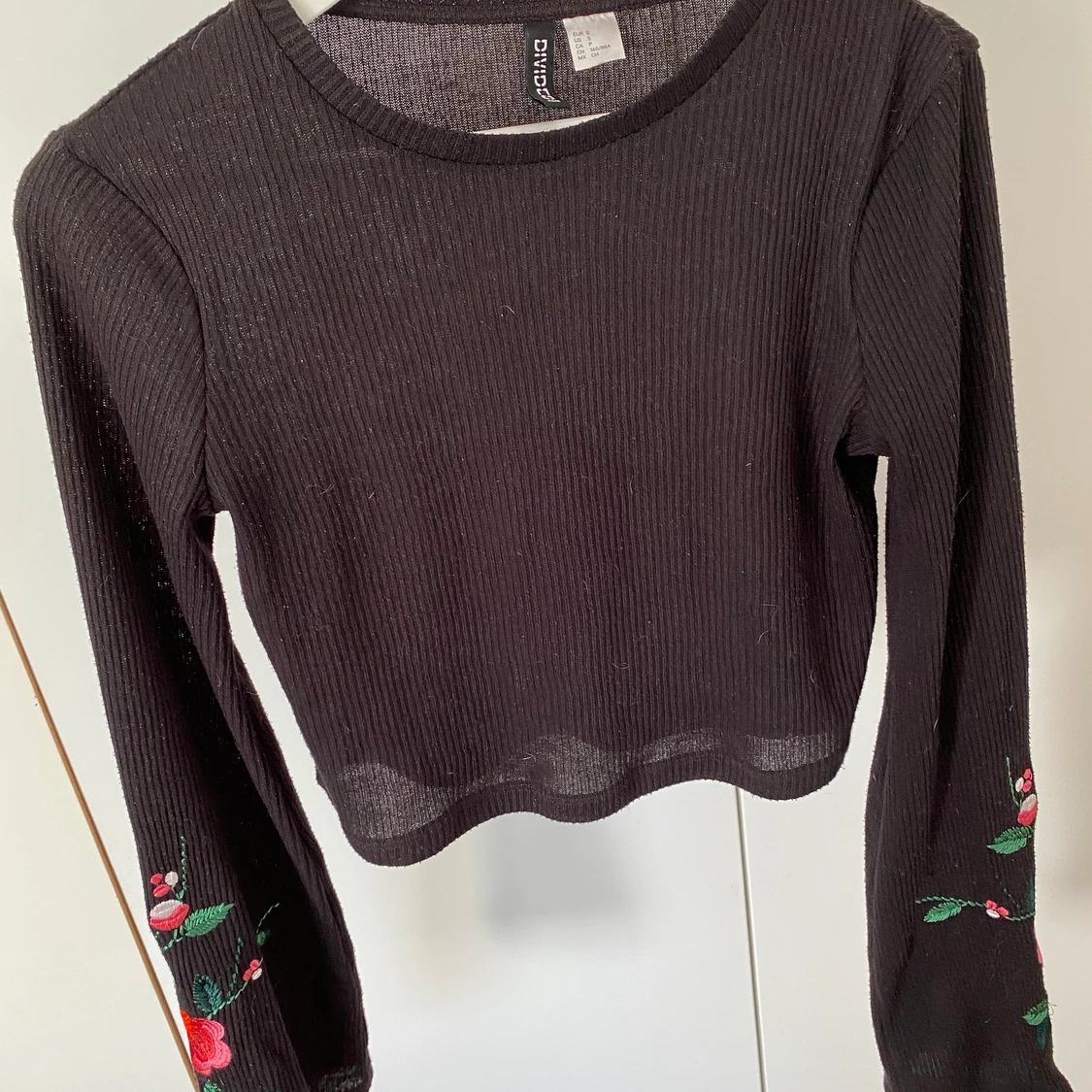 Svart stickad magtröja - 90