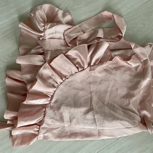 Omlottkjol, small  - Omlottkjol med volanger från buch copenhagen, storlek small