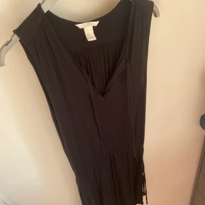 Snygg klänning  - Väldigt skön klänning. använd för några år sedan men är i väldigt bra skick. 