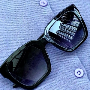 NA-KD solglasögon - Säljer dessa solglasögon från NA-KD som aldrig är använda!!!!❤️